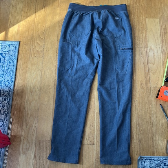 Figs Yola Skinny Scrub Pants Grey Size Medium Style W21SW2019 - Picture 7 of 9